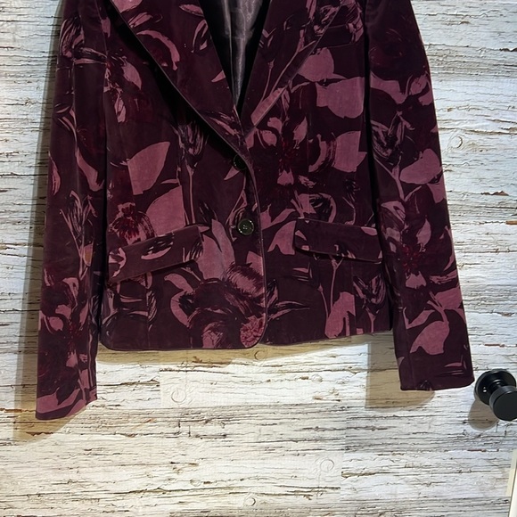 🏁 Anne Taylor Valuer like fabric floral blazer size 2 - Picture 5 of 9
